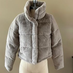 Abercrombie & Fitch mini puffer jacket. NEW